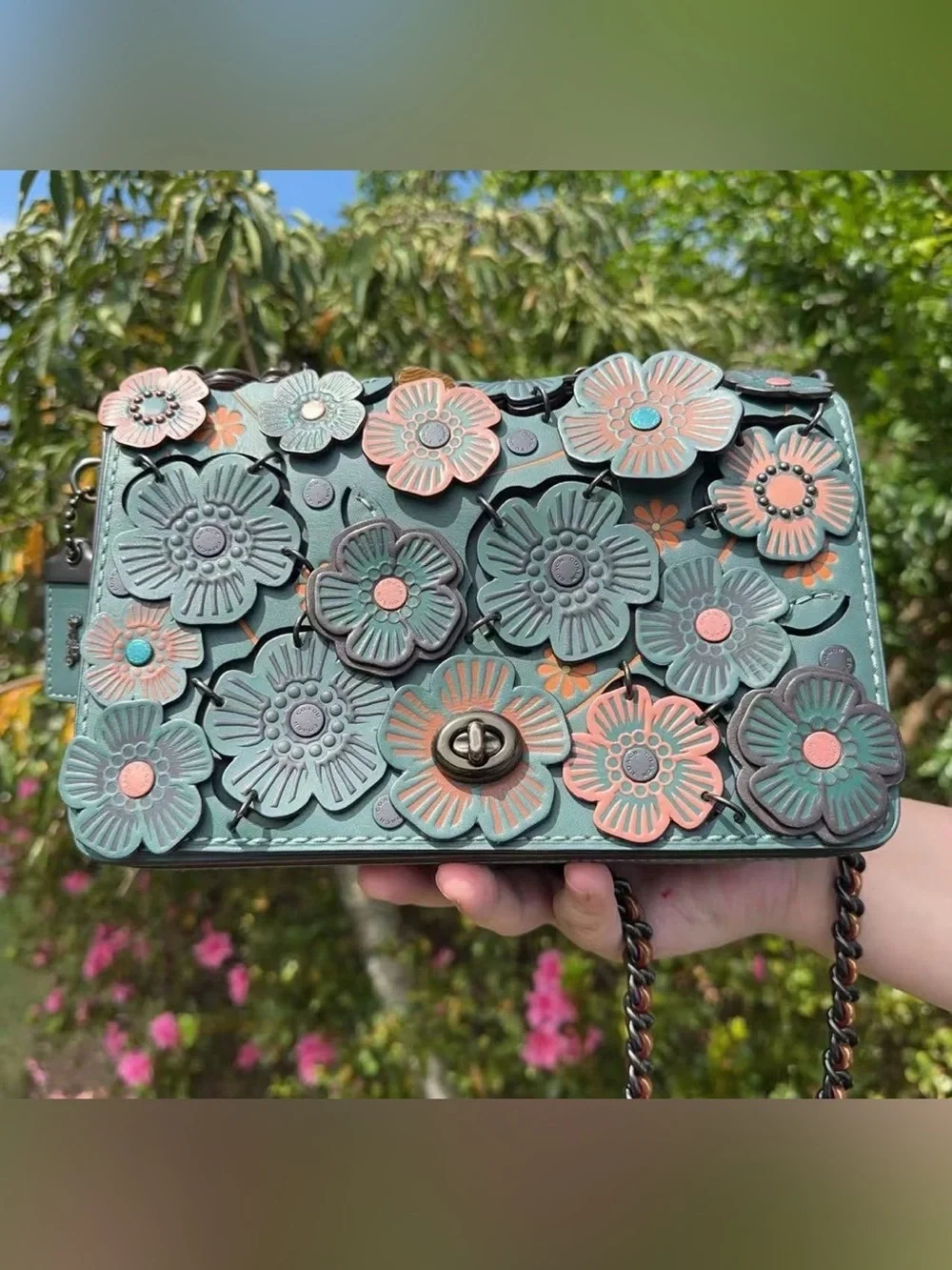 COACH Dinky 24 With Linked Tea Rose 21585 - Picture 2 of 12